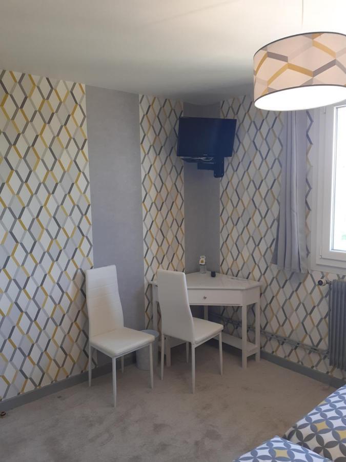 Logis Au Puits Enchante Saint-Martin-en-Bresse Luaran gambar