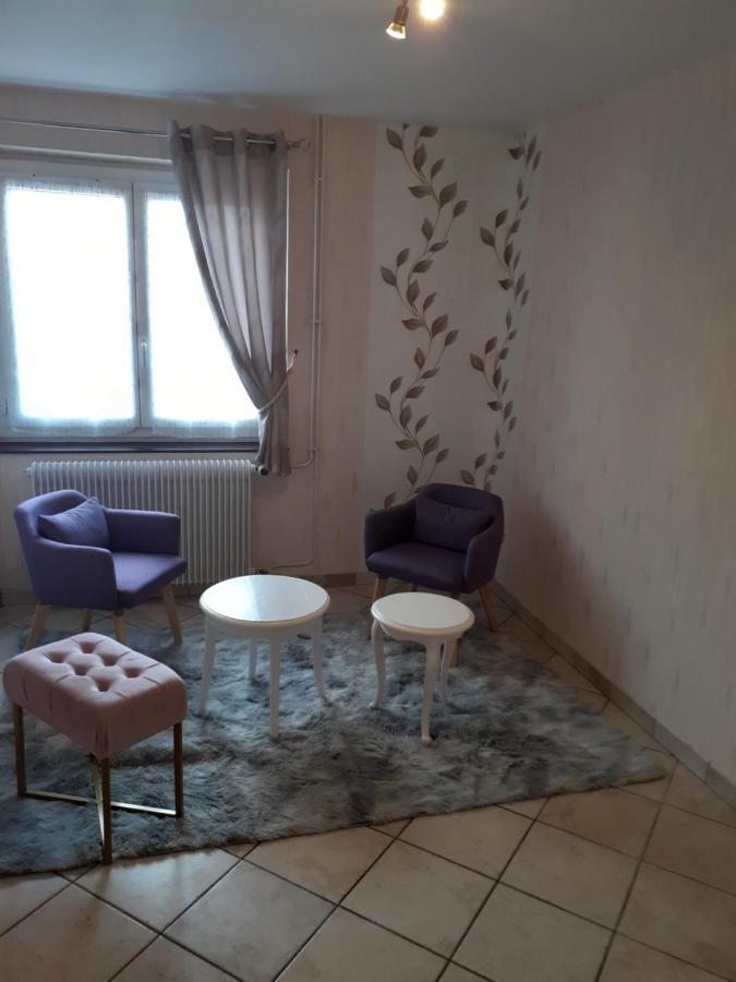 Logis Au Puits Enchante Saint-Martin-en-Bresse Luaran gambar