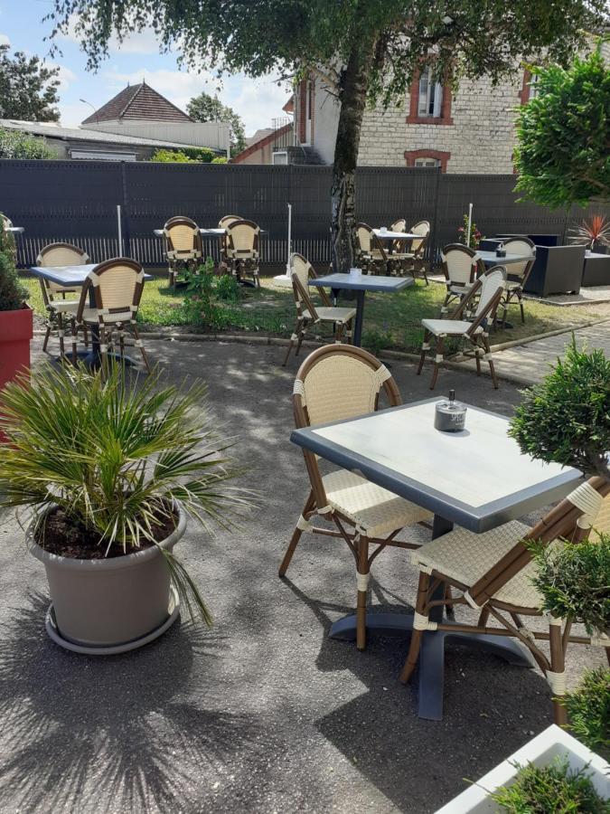 Logis Au Puits Enchante Saint-Martin-en-Bresse Luaran gambar