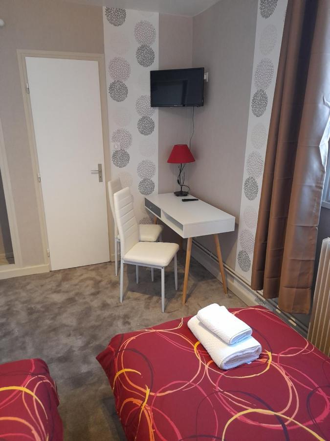 Logis Au Puits Enchante Saint-Martin-en-Bresse Luaran gambar