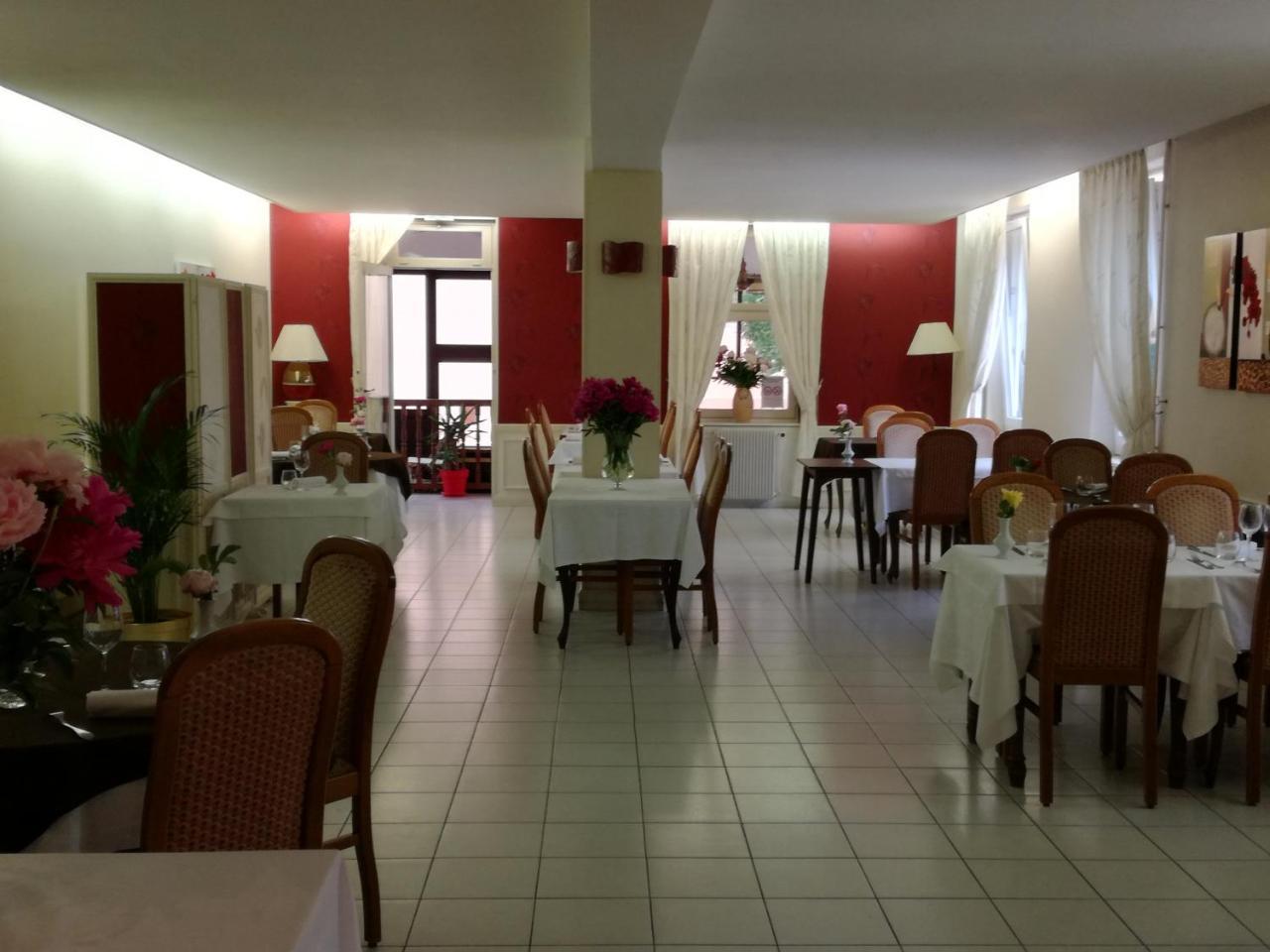 Logis Au Puits Enchante Saint-Martin-en-Bresse Luaran gambar
